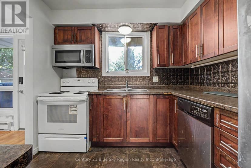 677 Tackaberry Drive — photo 15 of 39