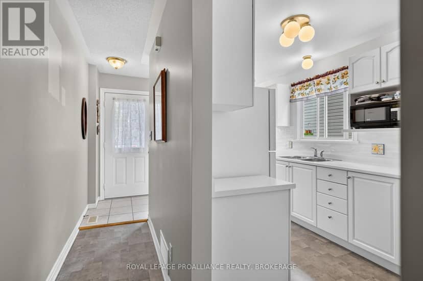 733 Shires Way — photo 3 of 31