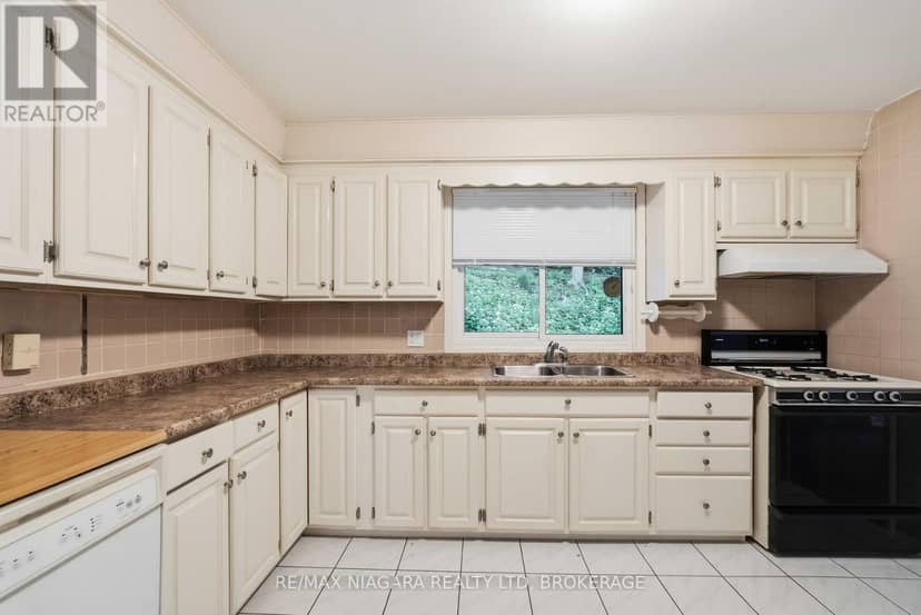 150 Woodside Drive — photo 13 of 35
