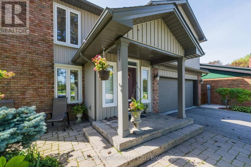 8 Chantrey Court — photo 2 of 40