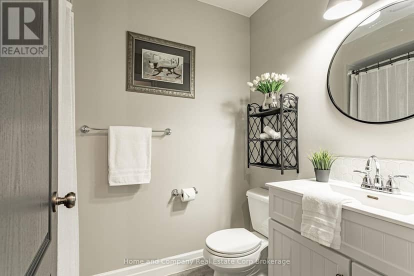 286 Railway Avenue — photo 18 of 40