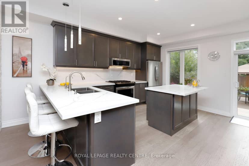 54 Upper Canada Court — photo 12 of 40