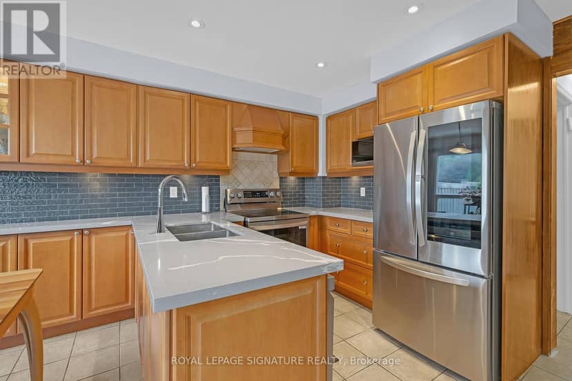 107 Roxborough Lane — photo 14 of 38