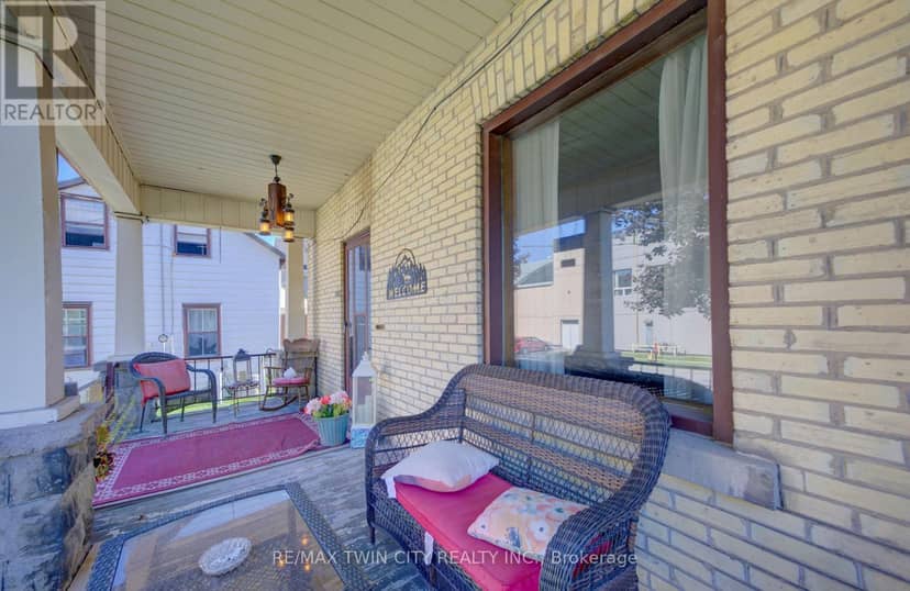246 Jacob Street — photo 7 of 40