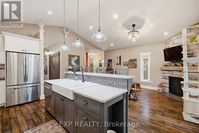 153 James Street — photo 11 of 35