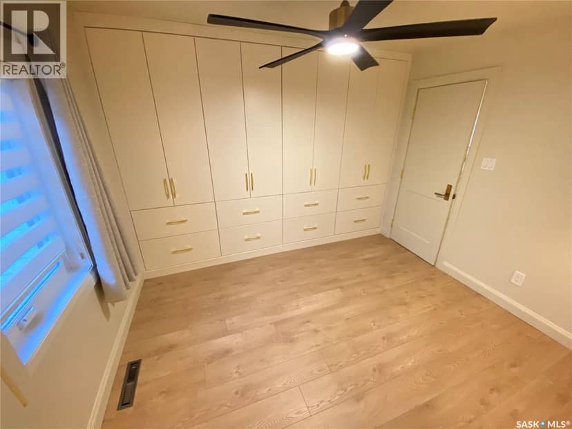 324 Sully AVENUE — photo 9 of 33