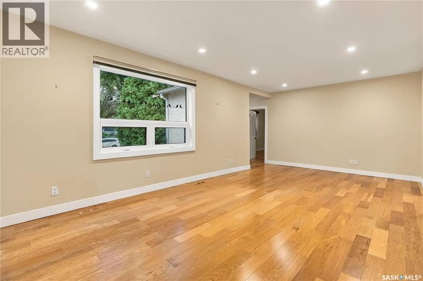 3231 Robinson STREET — photo 10 of 40