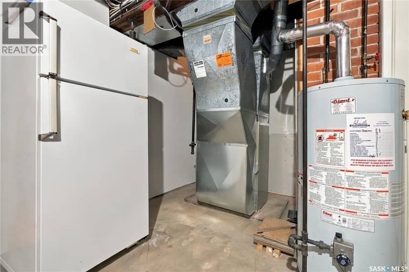 3231 Robinson STREET — photo 35 of 40