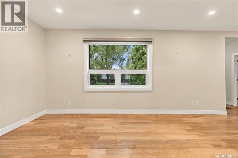 3231 Robinson STREET — photo 9 of 40