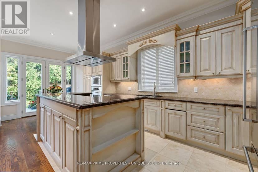 276 Greenfield Avenue — photo 12 of 40