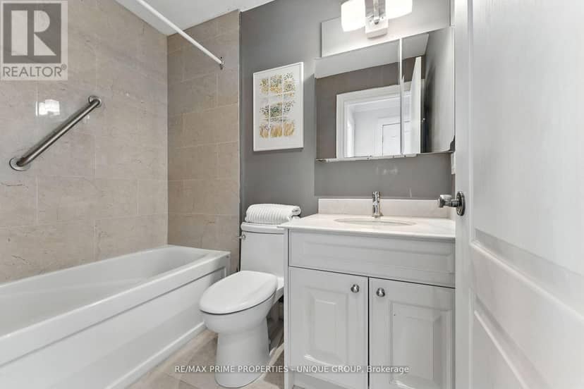 276 Greenfield Avenue — photo 27 of 40