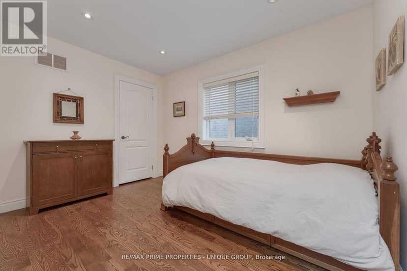 276 Greenfield Avenue — photo 25 of 40