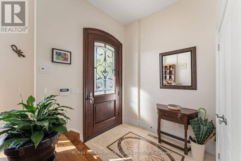 276 Greenfield Avenue — photo 4 of 40