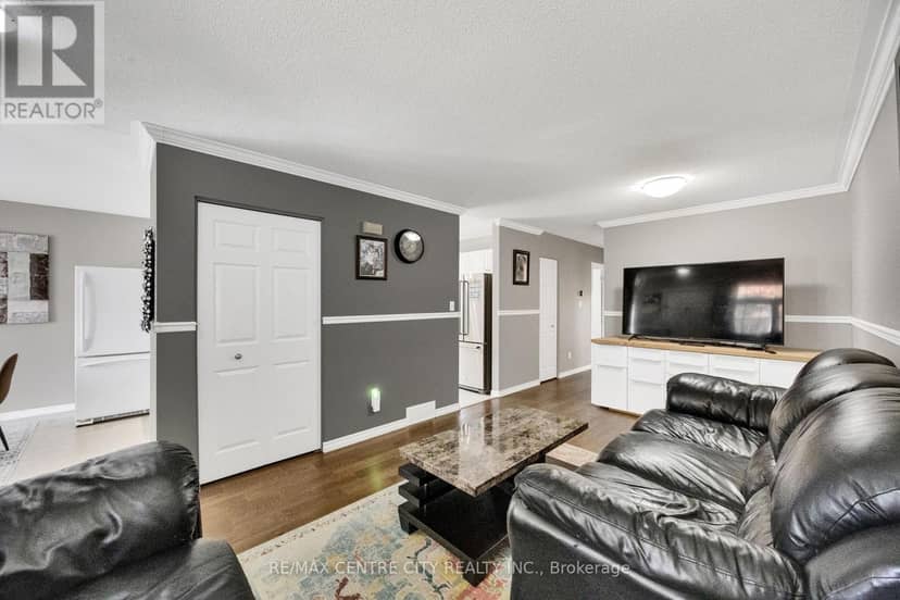 297 Hungerford Street — photo 9 of 40