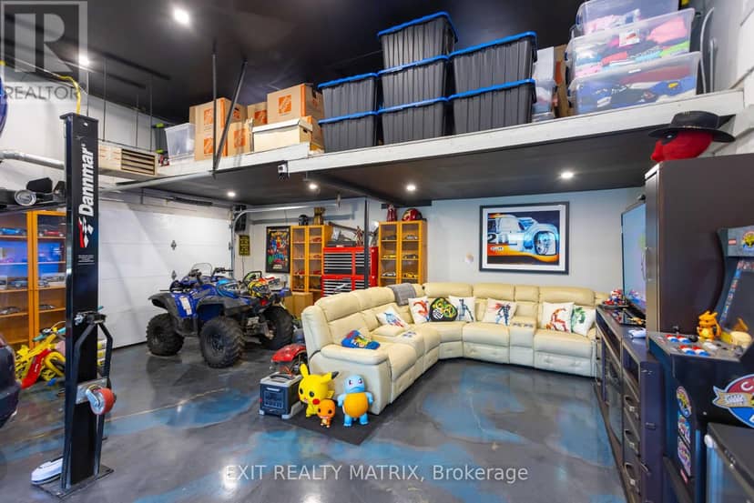 8399 Rowan Drive — photo 35 of 40