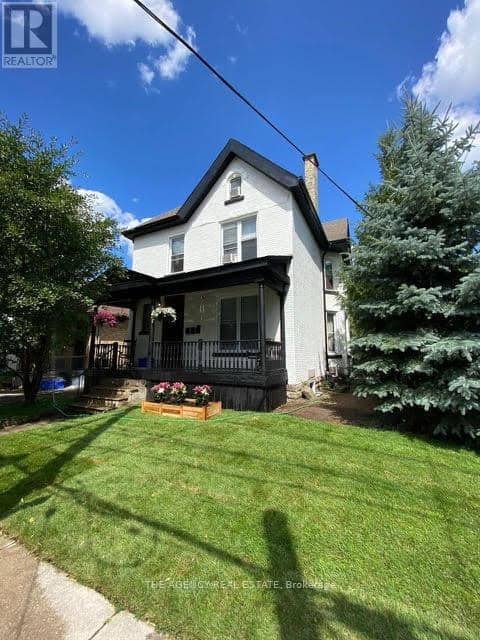 870 Queens Avenue, London East