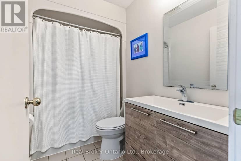 31 - 127 Fairway Crescent — photo 23 of 40