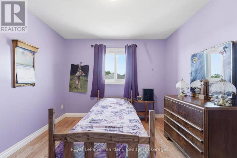 480 Mowat Street E — photo 22 of 30