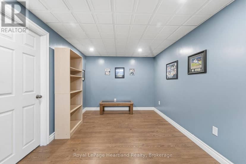 480 Mowat Street E — photo 24 of 30
