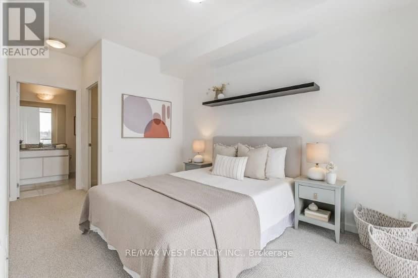 501 - 30 Canterbury Place — photo 19 of 35