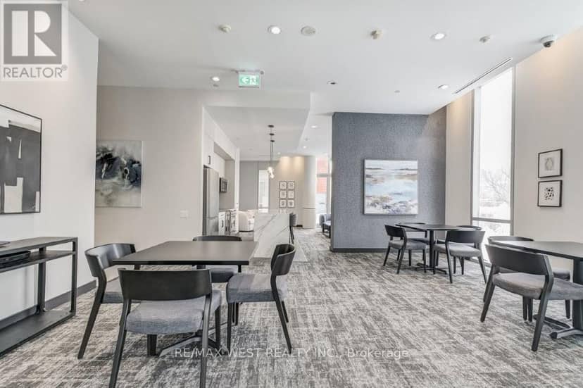 501 - 30 Canterbury Place — photo 32 of 35