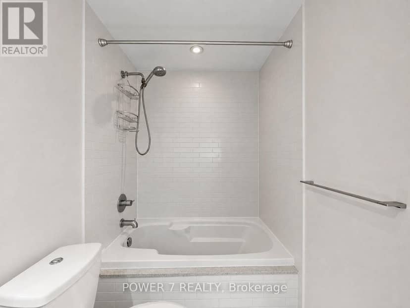 4207 - 21 Widmer Street — photo 17 of 40