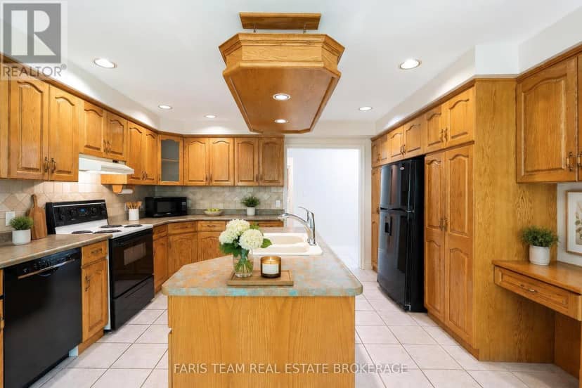 2088 Wilkinson Street — photo 6 of 40