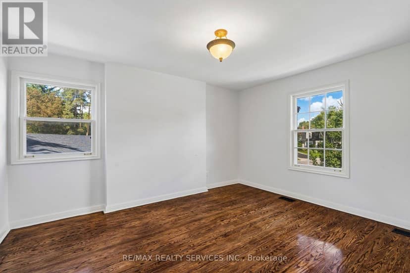 16 Malvern Court — photo 27 of 40