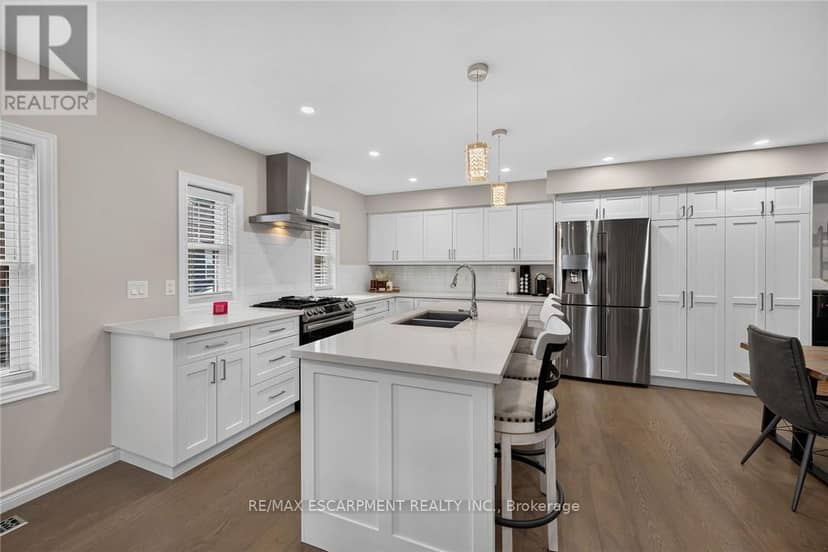 109 Ray Street — photo 10 of 40