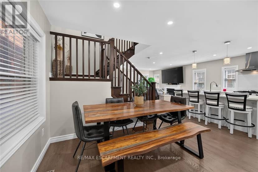 109 Ray Street — photo 16 of 40