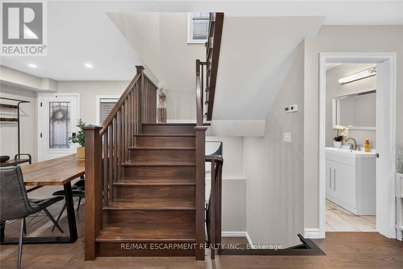 109 Ray Street — photo 17 of 40