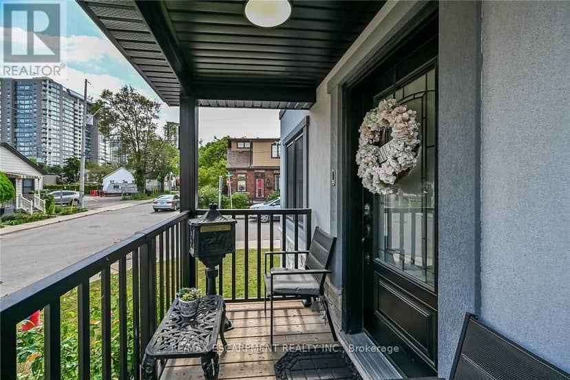 109 Ray Street — photo 5 of 40