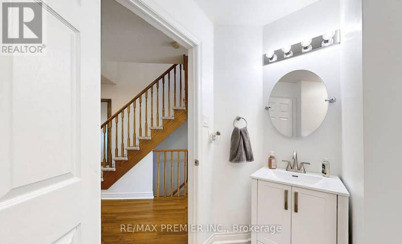 13 - 9 Wentworth Drive — photo 19 of 28