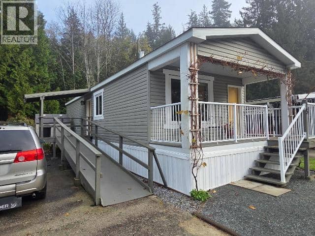 15-8425 HIGHWAY 101, Powell River, photo 3