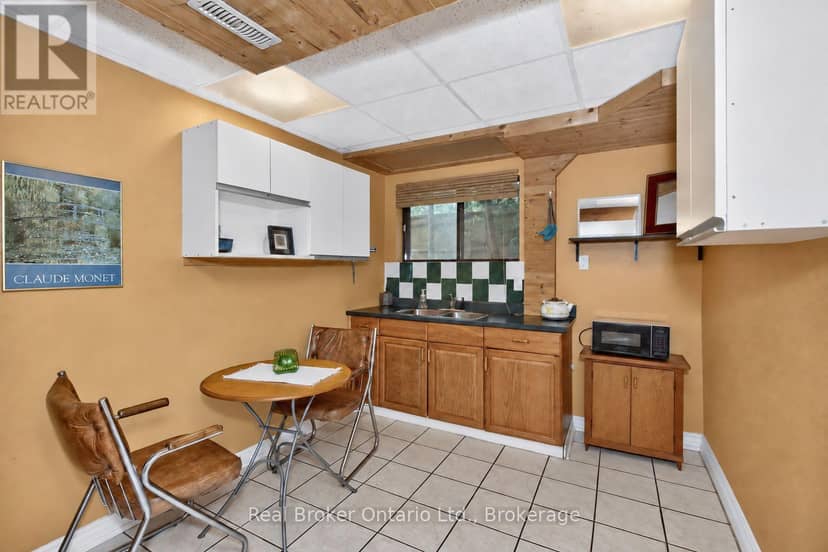 24 Fernanne Drive — photo 36 of 40