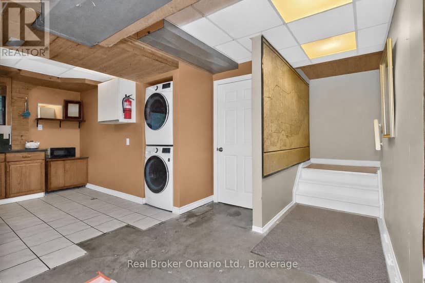 24 Fernanne Drive — photo 34 of 40