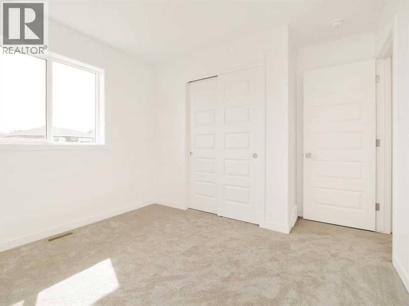2500 43 Street S — photo 16 of 21