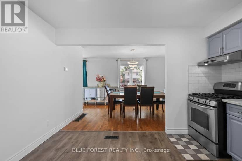 55 Archer Crescent — photo 15 of 40