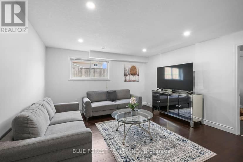 55 Archer Crescent — photo 28 of 40