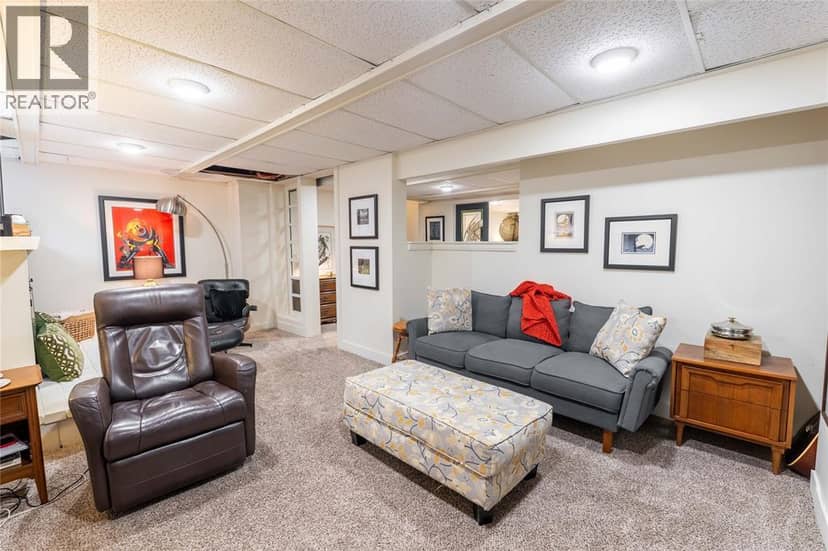291 London Road — photo 31 of 40