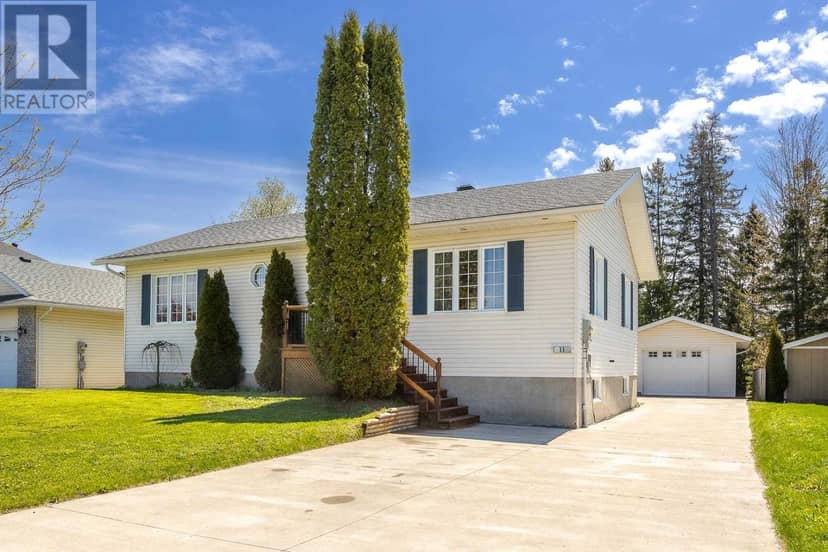 11 Chatfield DR — photo 1 of 28