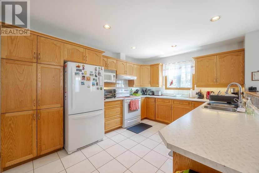 11 Chatfield DR — photo 6 of 28