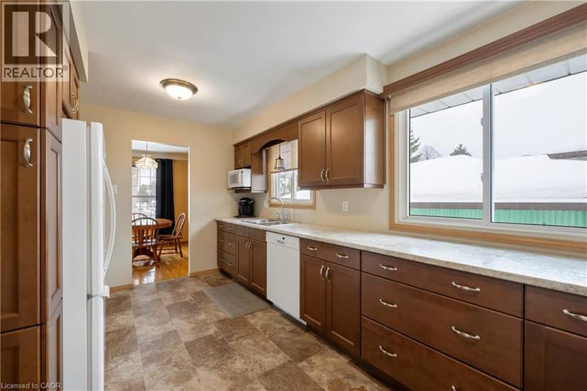 401 MOHAWK Road W — photo 14 of 40