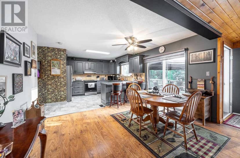 2032 20th Side RD — photo 16 of 40