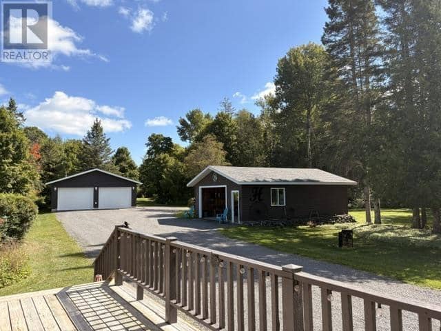 2032 20th Side RD — photo 11 of 40