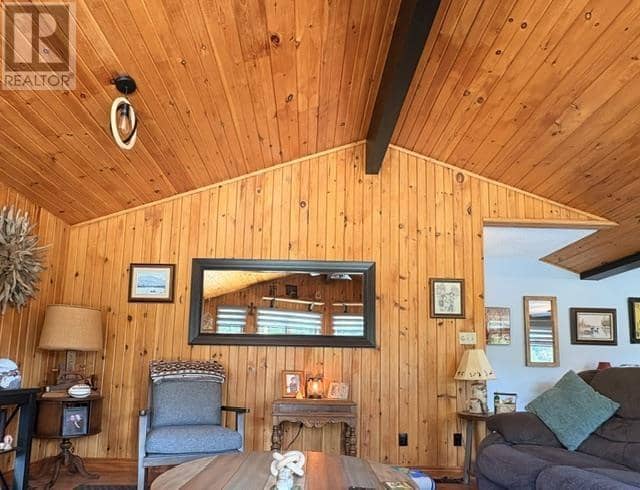 2032 20th Side RD — photo 20 of 40