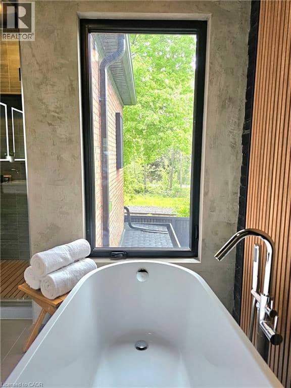18 ALANSON Street — photo 34 of 40