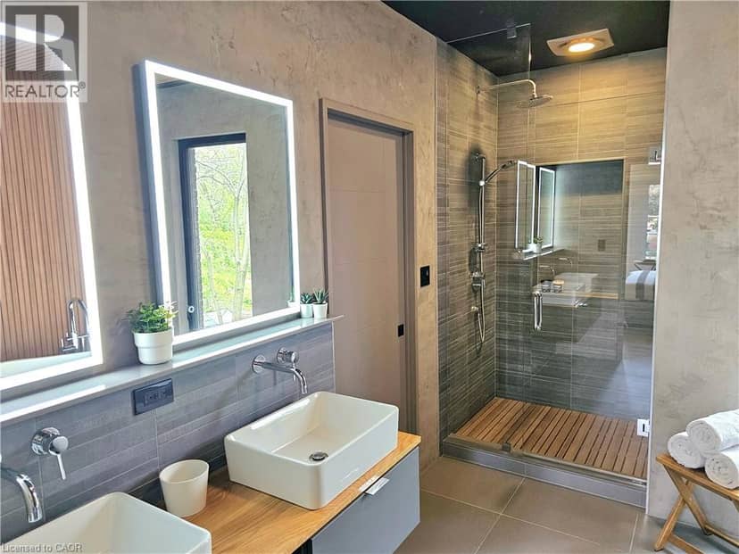 18 ALANSON Street — photo 35 of 40