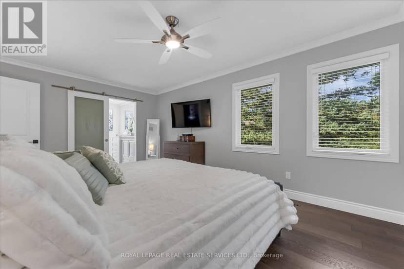 1075 Mayfair Road — photo 18 of 33