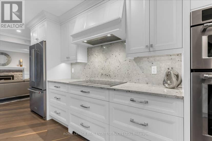 1075 Mayfair Road — photo 4 of 33